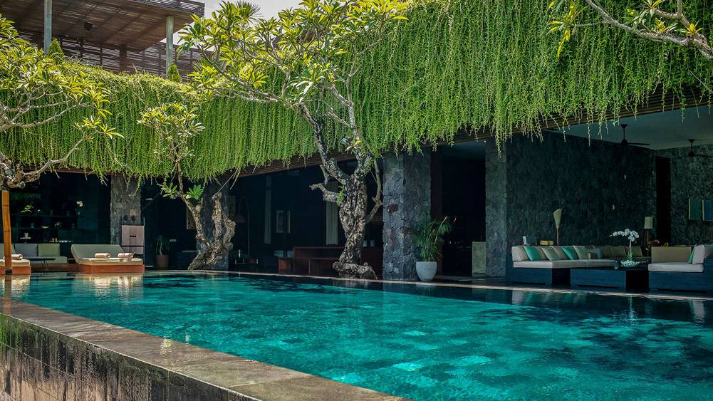 Villa Mana - Poolside open spaces